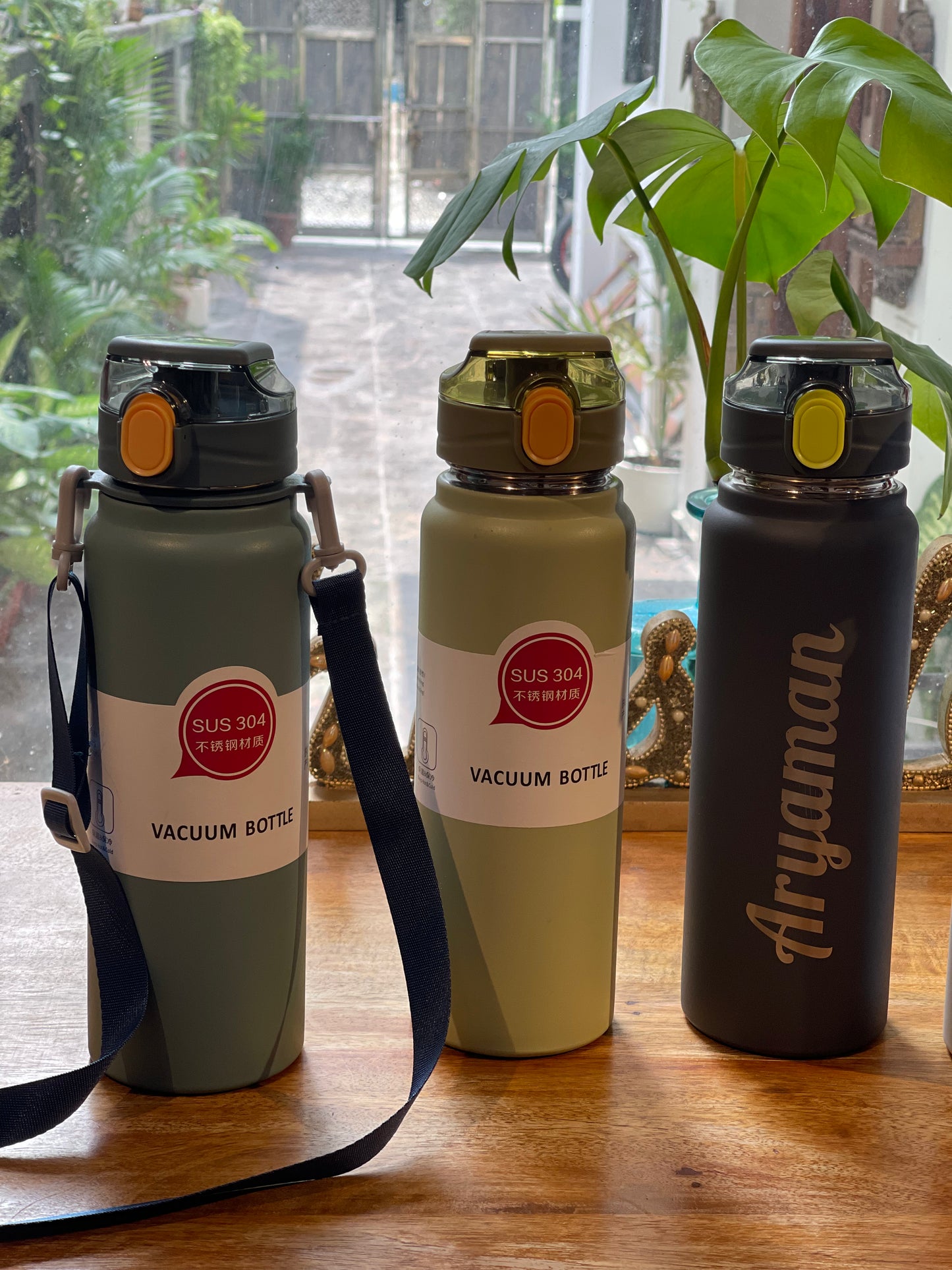 Personalised Travel Vacuum Bottle 800 ML (with Customised Name INCRAVE)