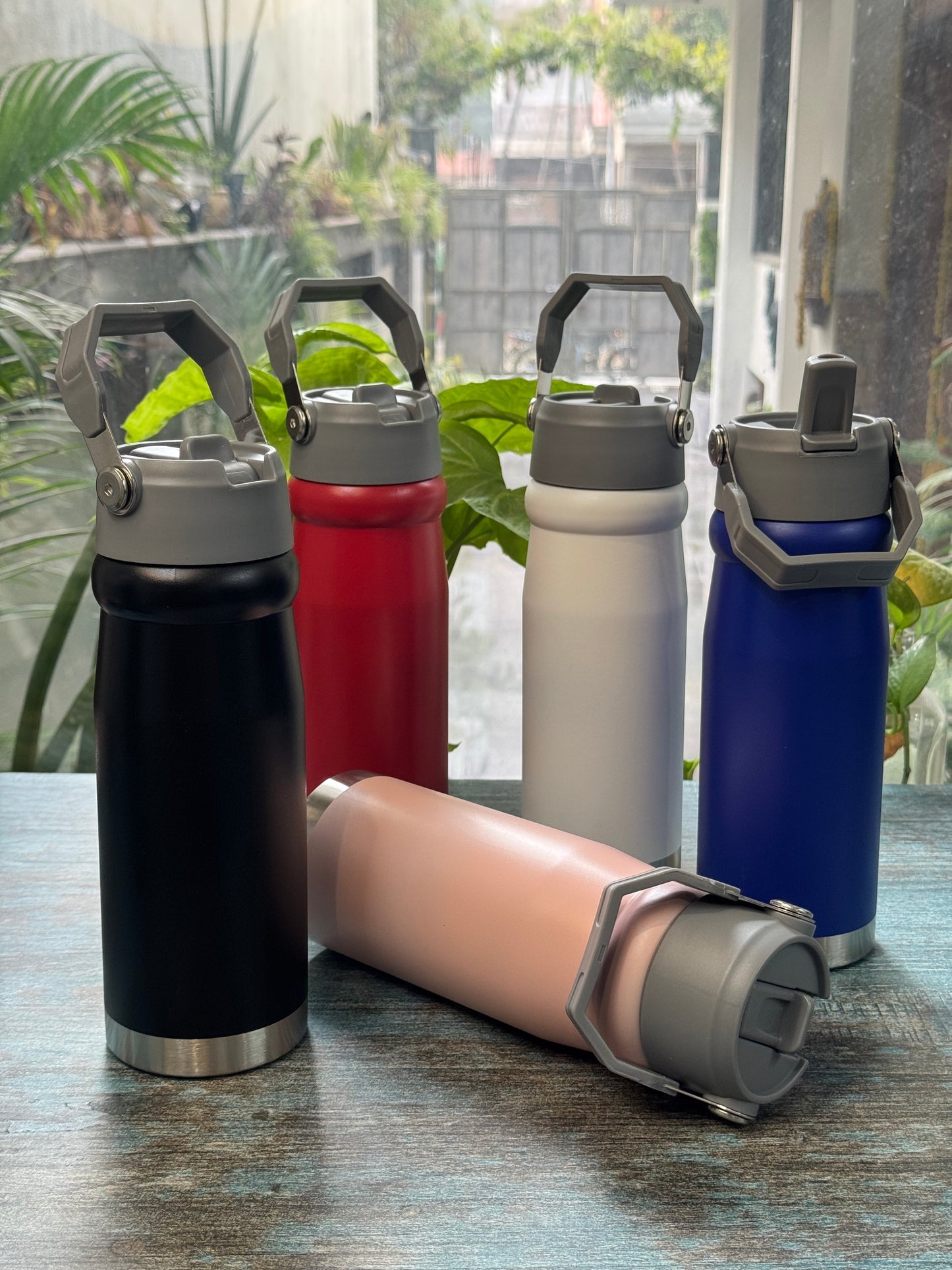 Aqua Prime Vacuum Insulated Bottle