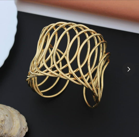 Sculpted Wave Cuff Kada